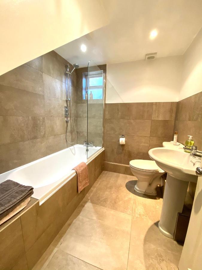 Laurel House Bed and Breakfast Τσέλτενχαμ Εξωτερικό φωτογραφία